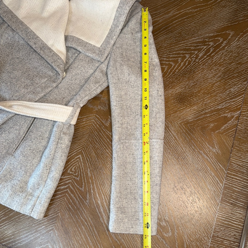 BCBGeneration Wool Blend Two Toned Jacket in Grey Oatmeal Size Medium - Picture 10 of 10